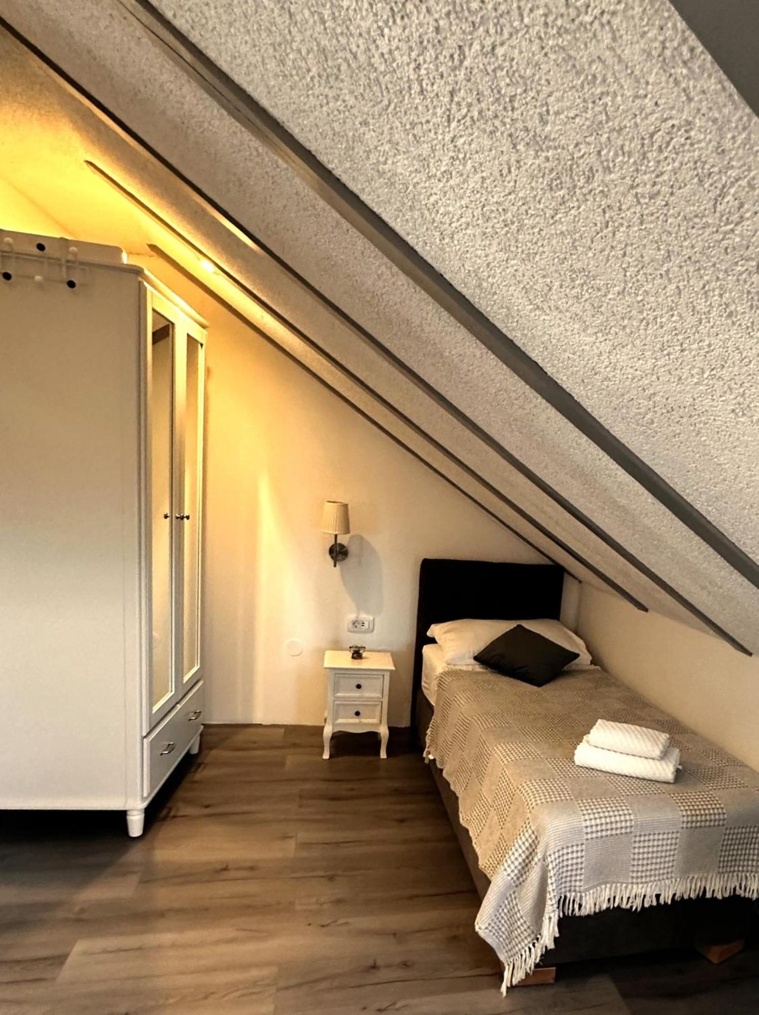 XIV Century Rooms Kastela Exterior photo