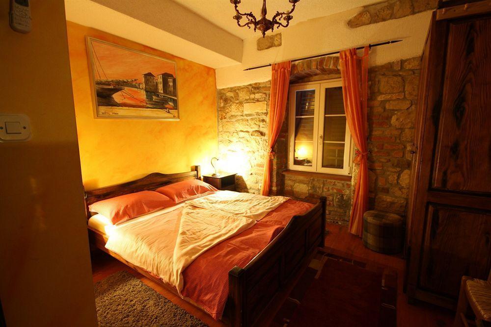 XIV Century Rooms Kastela Exterior photo